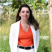 Professeur particulier qui donne des cours de français niveau collège et lycée professionnel